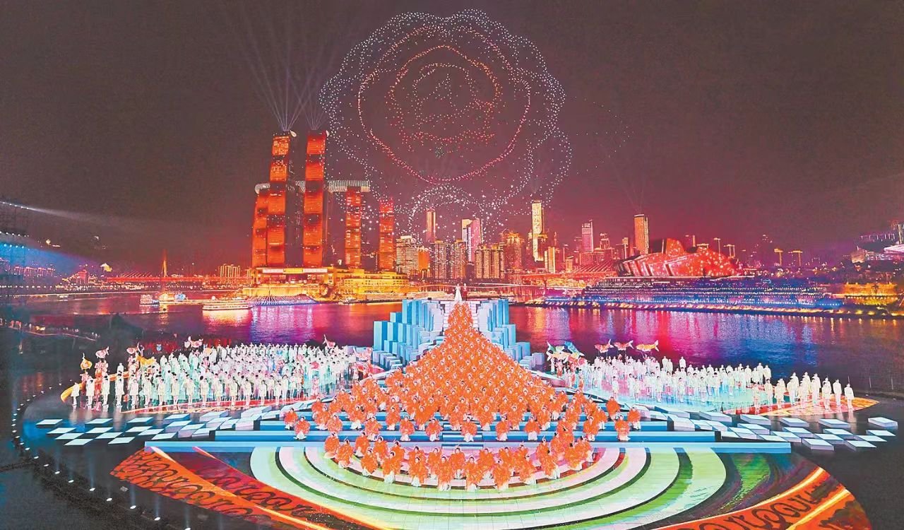 斯芭克灯光闪耀2025年央视春晚